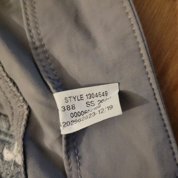 Under Armour Performance Golf Cargo Shorts Mens Size 46 Wicking - Picture 12 of 12